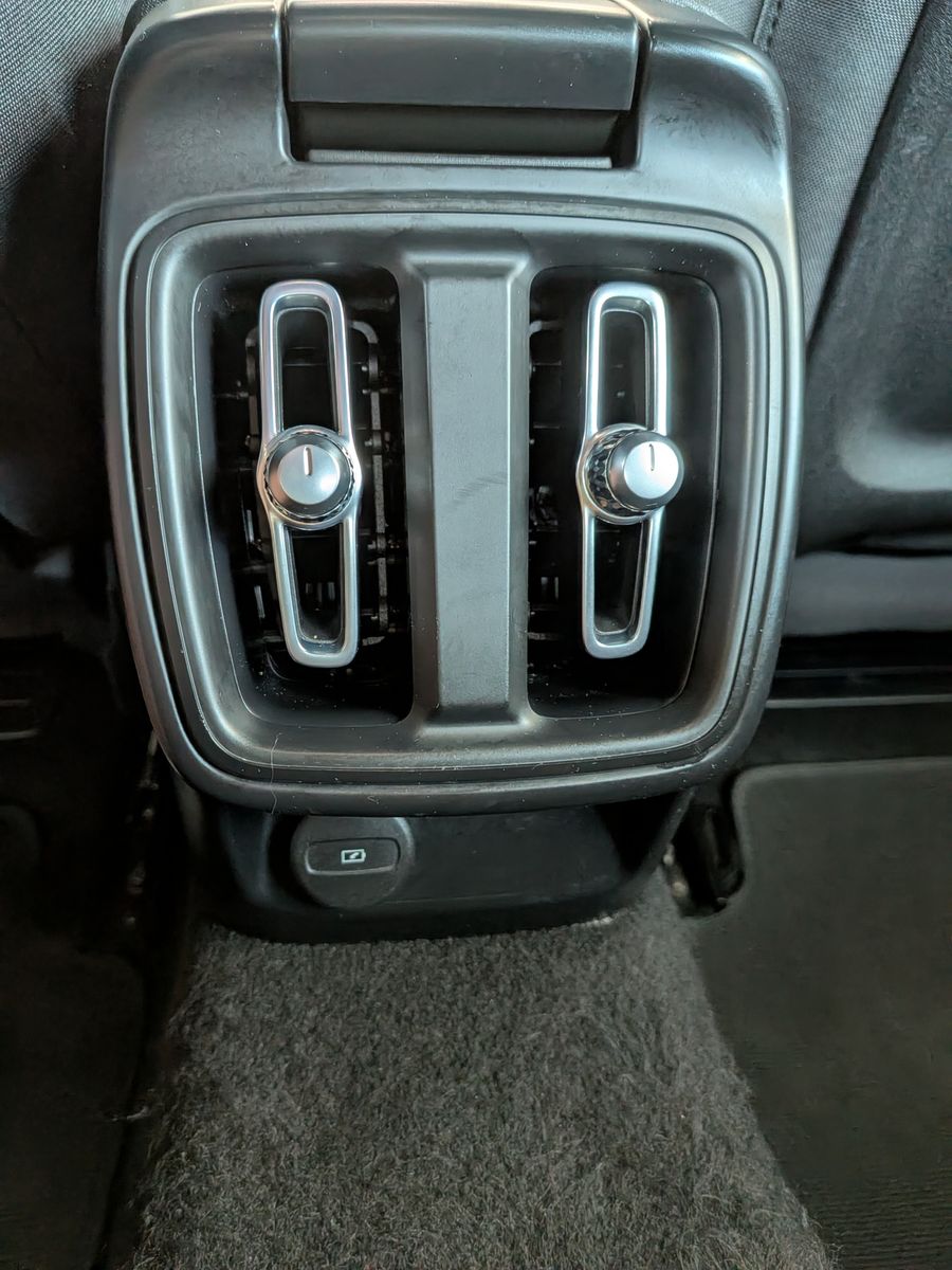 Fahrzeugabbildung Polestar 2 78KWh Long Range Pilot Virtu Memo LED 360° ACC