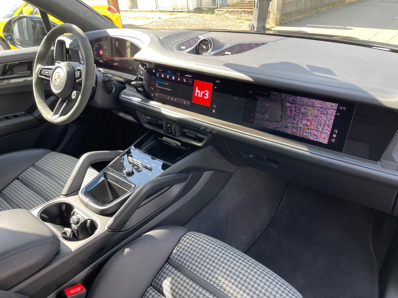 Fahrzeugabbildung Porsche Cayenne GTS Coupé Leichtbau|ACC|HUD|PASM|3.Displ