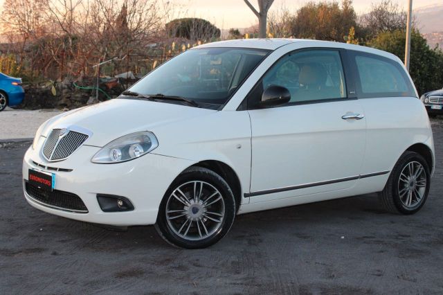 Lancia Ypsilon 1.2 69 CV Unyca