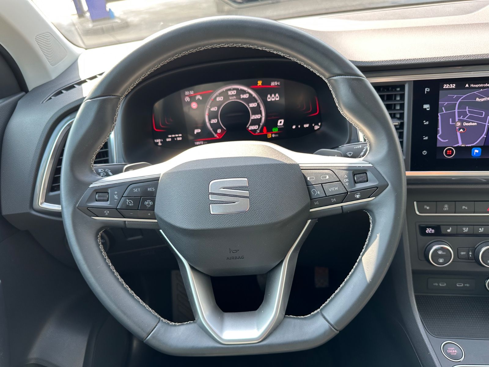 Fahrzeugabbildung SEAT Ateca 1.5 TSI Style DSG Navi/ACC/LED/Shzg./17´´