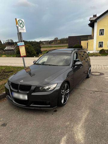 BMW E91 320i M Paket, Panoramadach. TüV Ne...