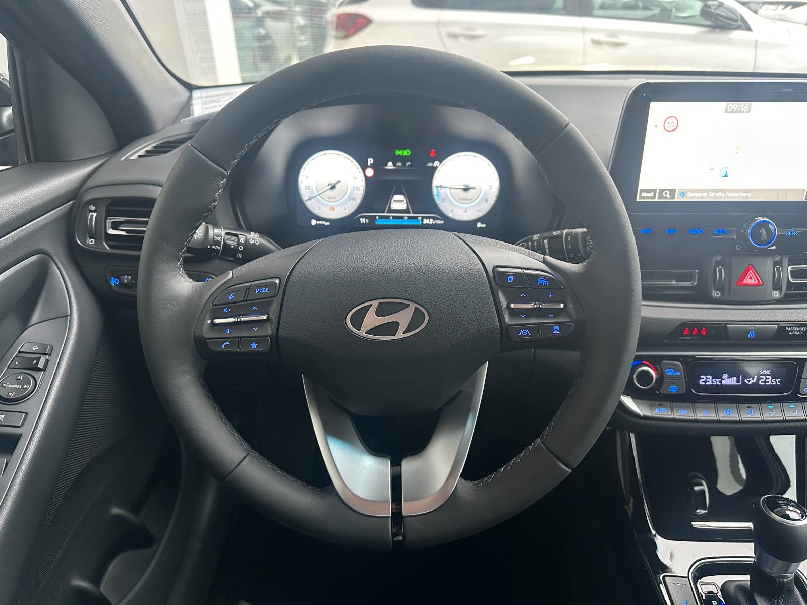 Fahrzeugabbildung Hyundai i30 Kombi Advantage Plus 1.0l DCT Navi/Toterw.!