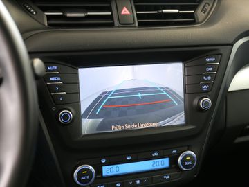 Toyota Avensis 1.8 KLIMA SITZHEIZUNG KAMERA 1.HAND
