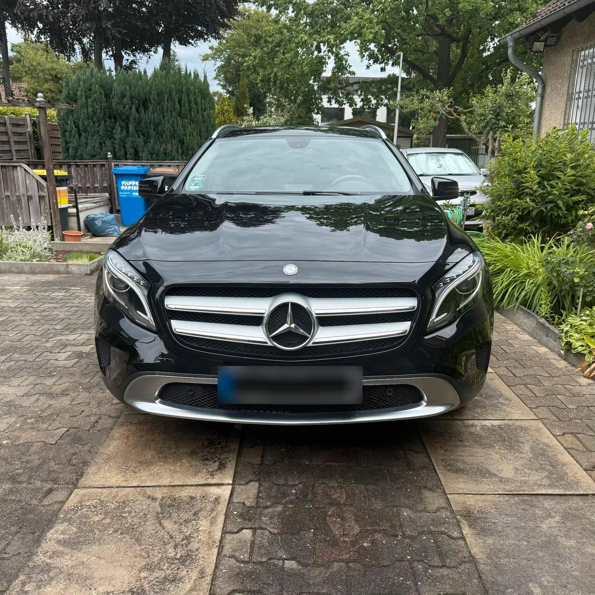 Mercedes-Benz GLA 200