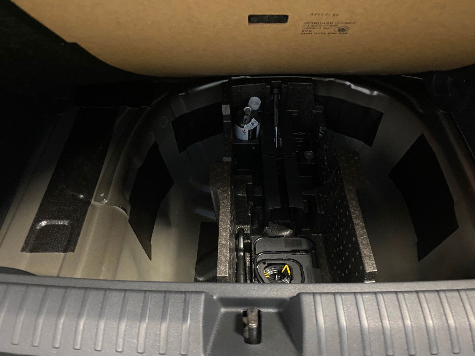 Fahrzeugabbildung SKODA Kamiq 1.0 TSI 85kW DSG Selection ACC+elek.Heck