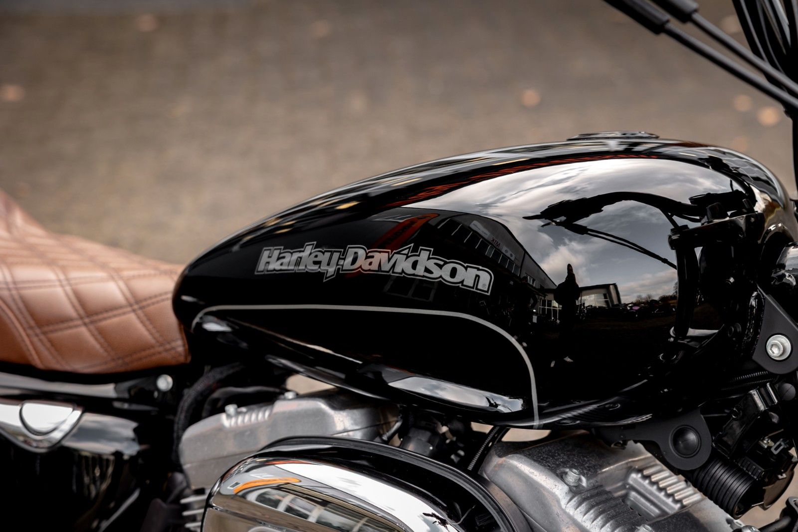 Fahrzeugabbildung Harley-Davidson XL883L SUPERLOW SPORTSTER - MILLER ABGASANLAGE