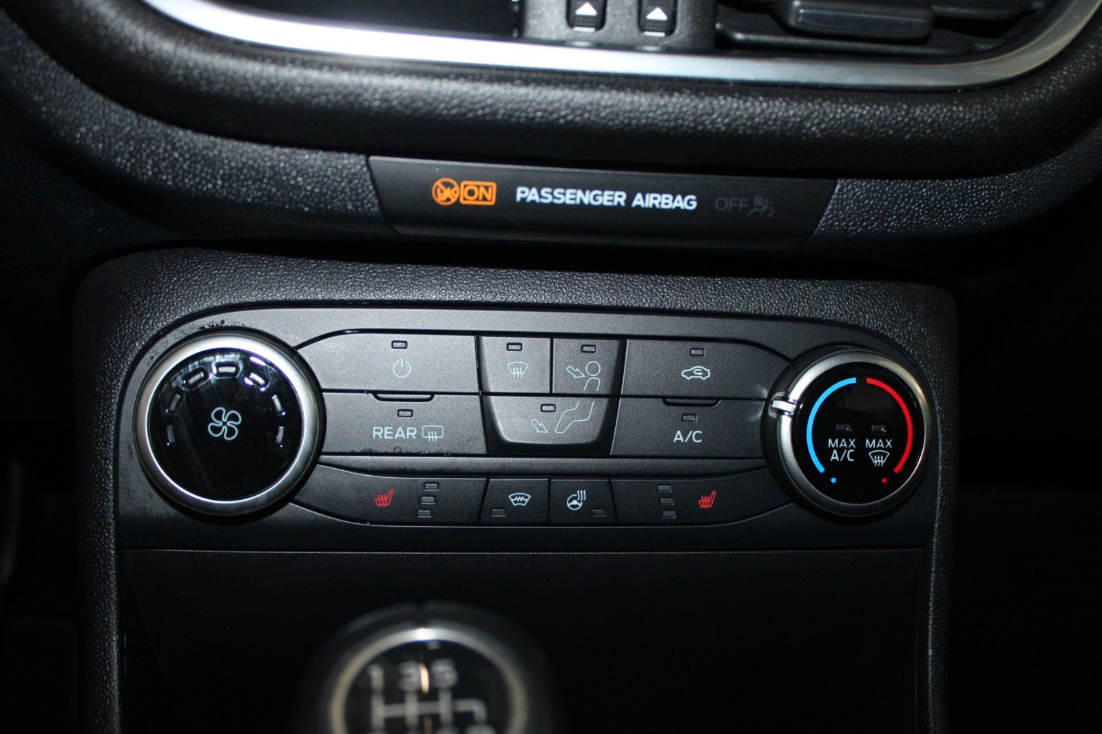 Fahrzeugabbildung Ford Fiesta 1,5 TDCi Cool & Connect 5-trg NAVI LED