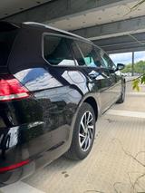 Volkswagen Golf 7 Variant JOIN 1.0 TSi 85KW  - Volkswagen Golf mit Benzin-Antrieb: Kombi, 1.8
