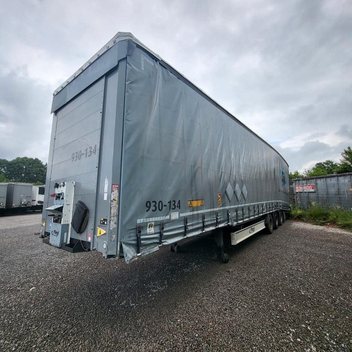 Fliegl SDS01 Mega 2023 Unfall hinten links