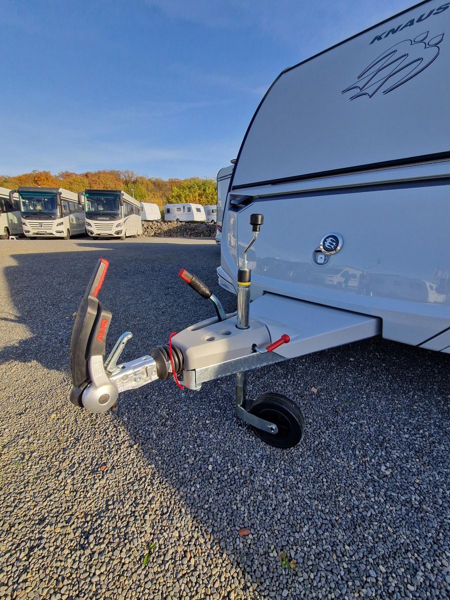 Fahrzeugabbildung Knaus Südwind 420 QD Black Selection