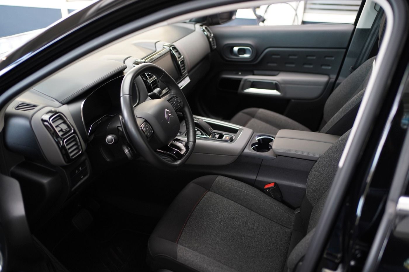 Fahrzeugabbildung Citroën C5 Aircross PureTech 180 EAT8 Feel Automatik AHK