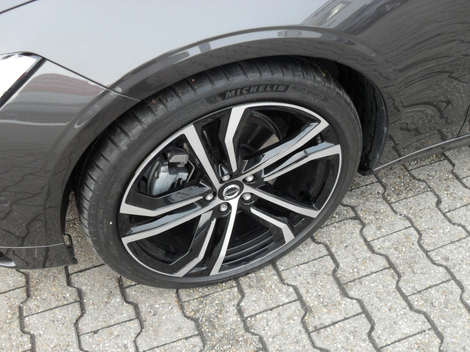 Fahrzeugabbildung Volvo V90 B4 Kombi Plus Dark | Standheizung / Timer