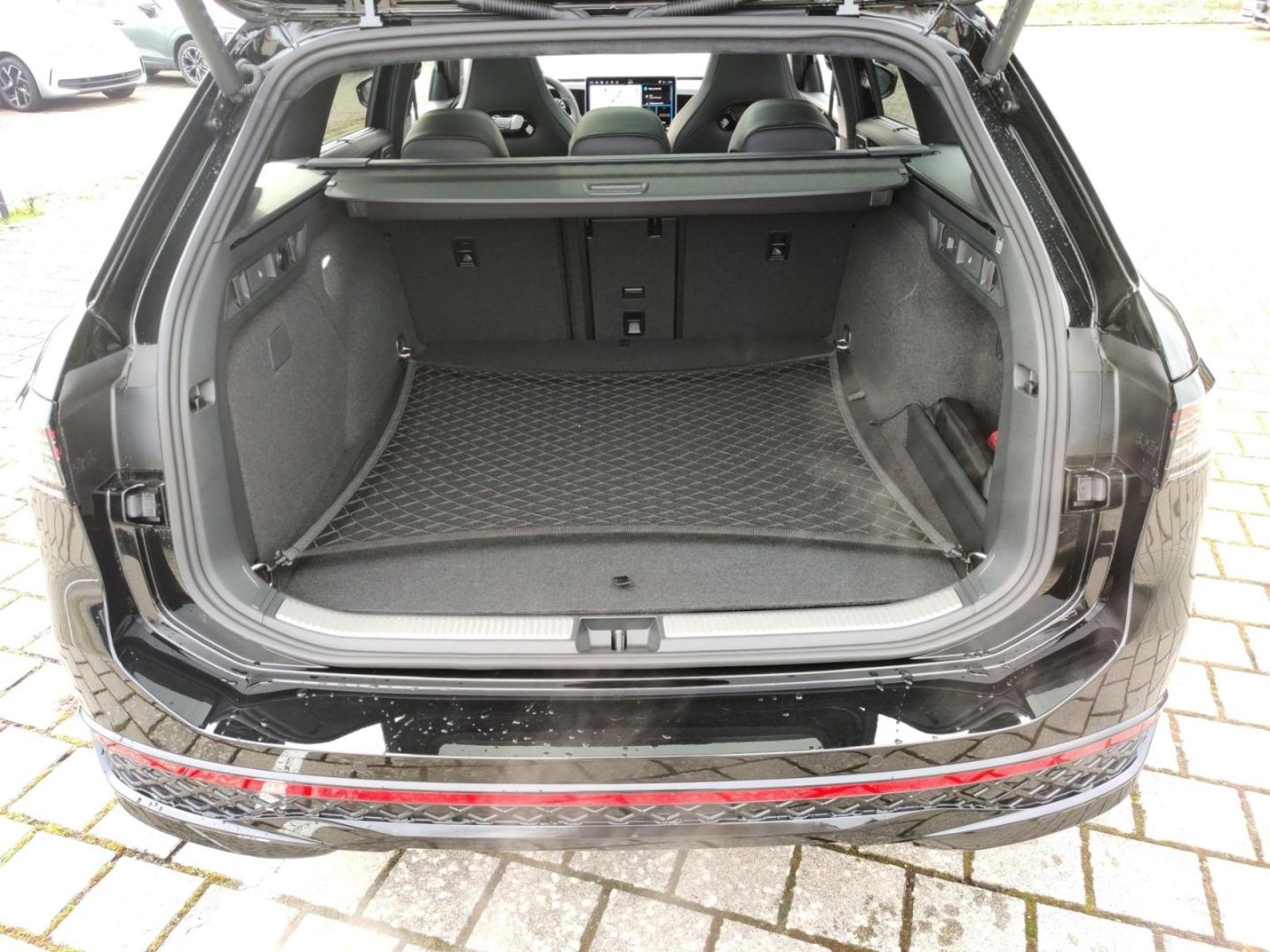 Volkswagen Passat R-Line 1.5 eHybrid DSG Navi foto 12