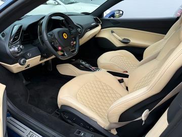 صورة مصغرة 25 لـ 2016 Ferrari 488 GTB