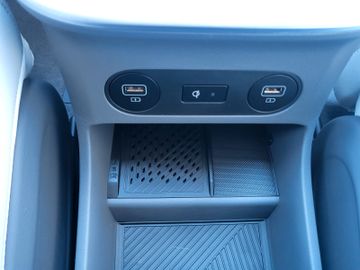 Fahrzeugabbildung Hyundai IONIQ 5 77,4 kWh 4WD UNIQ 20" RELAX ASSIST. PANO