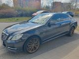 Mercedes-Benz E 350 CDI 4MATIC BlueEFFICIENCY - - Mercedes-Benz E 350: Cdi Blueefficiency