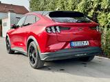 Ford Mustang Mach-E,  Teilautonom, 294PS, 98kWh 550km - rote Ford Mustang Mach-E