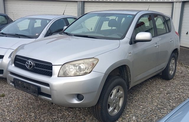 Toyota RAV 4   D-4D - 4x4 - Klima - 5 Türig