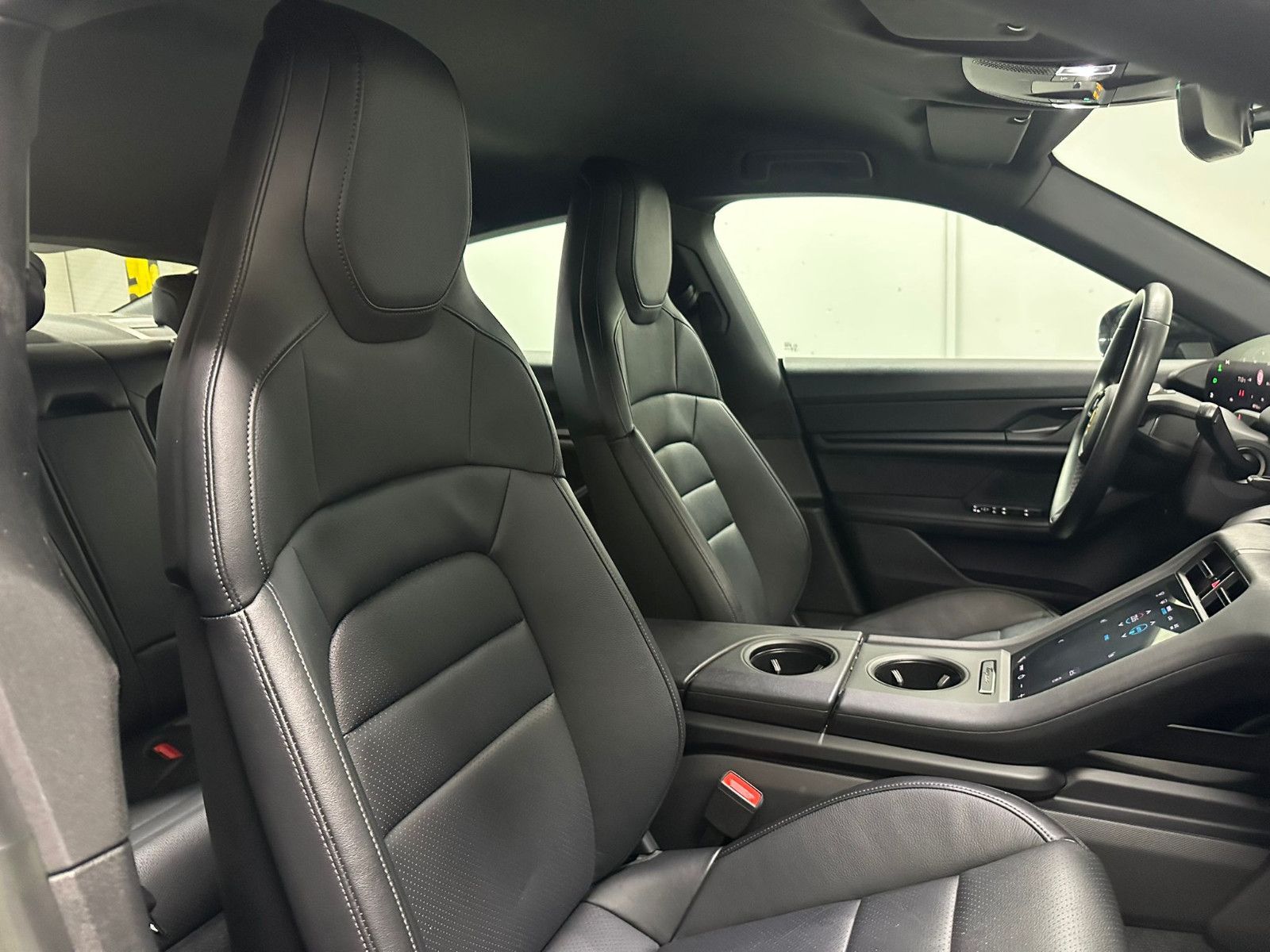 Fahrzeugabbildung Porsche Taycan  *LED*KLIMA*NAVI*SH*