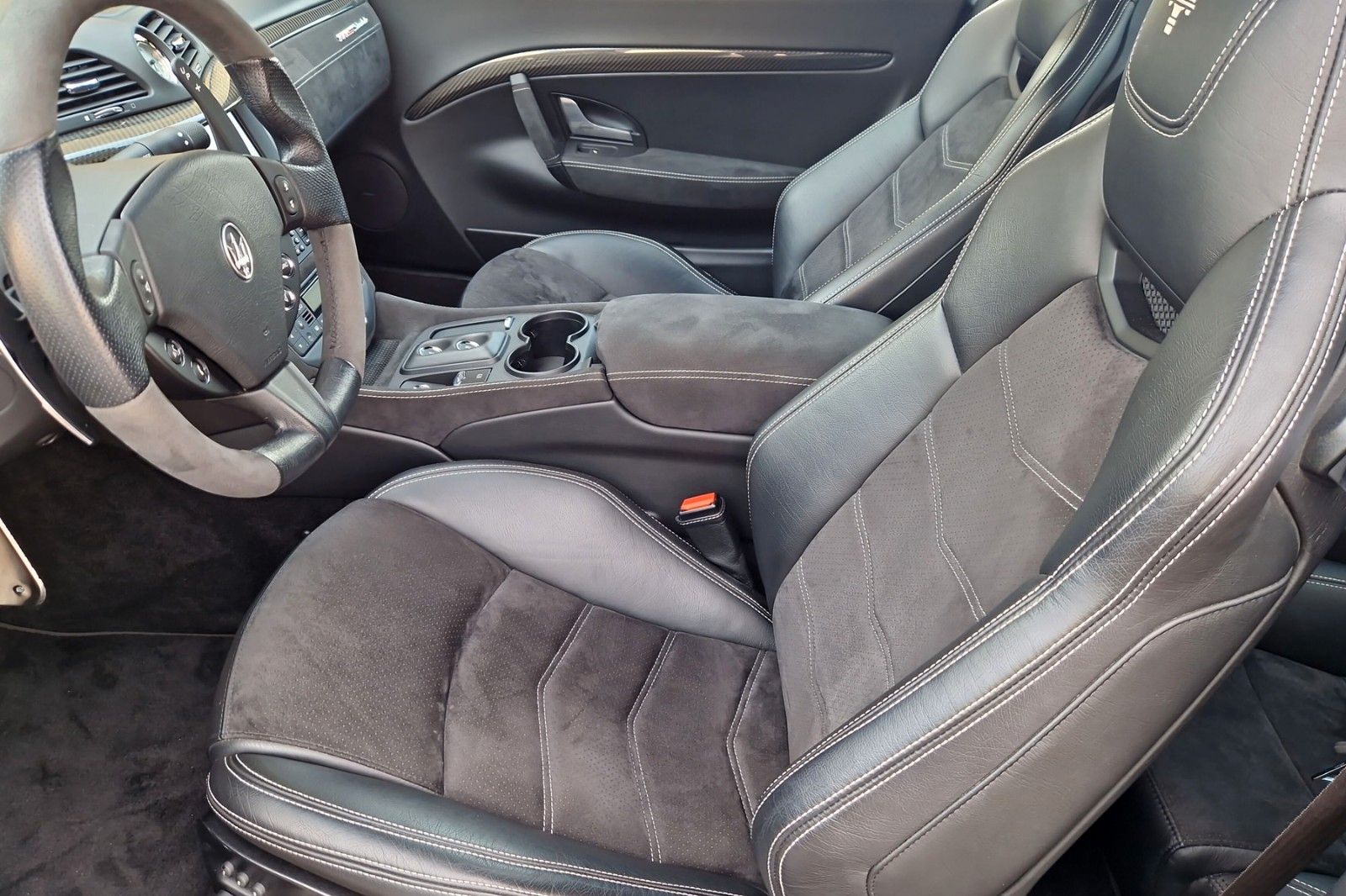 Fahrzeugabbildung Maserati Granturismo MC Stradale*Karbon*dt.Auto*2. Hand*