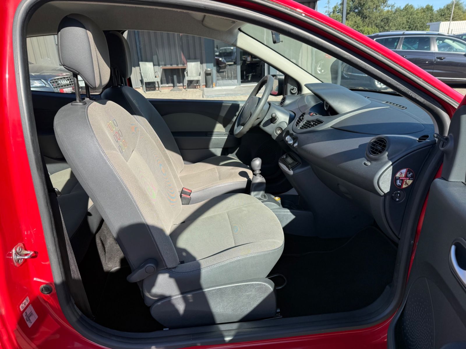 Twingo je t'aime*KLIMA*1.HAND*NUR-66.000-KM