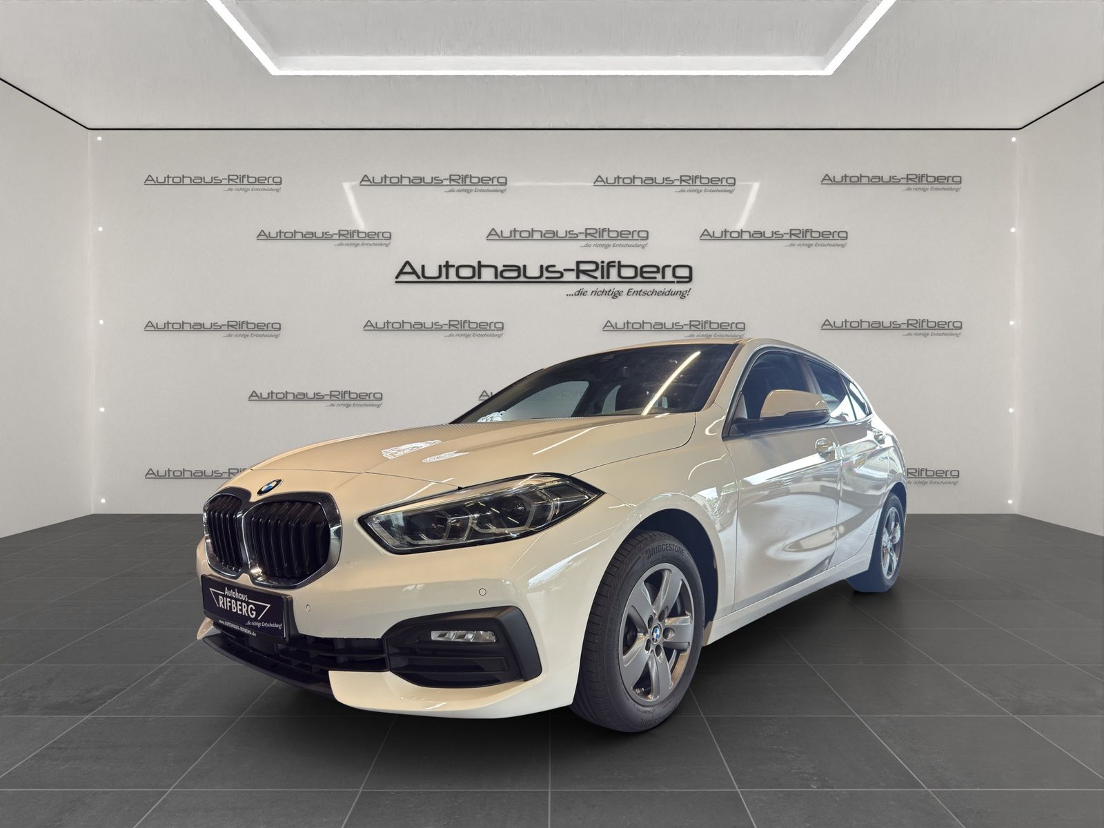 BMW 118  d Advantage/PANO/LED/SHZ/LIVE COCKPIT/NAVI