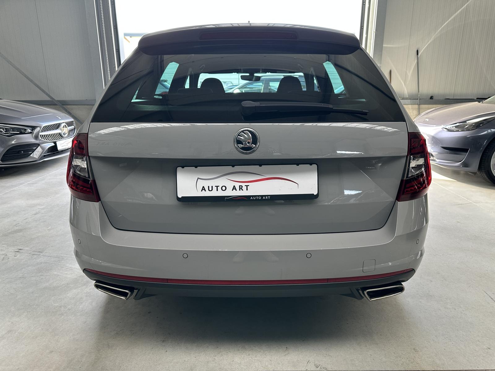 Skoda Octavia RS Navi LED ACC PDC SHZ AHK