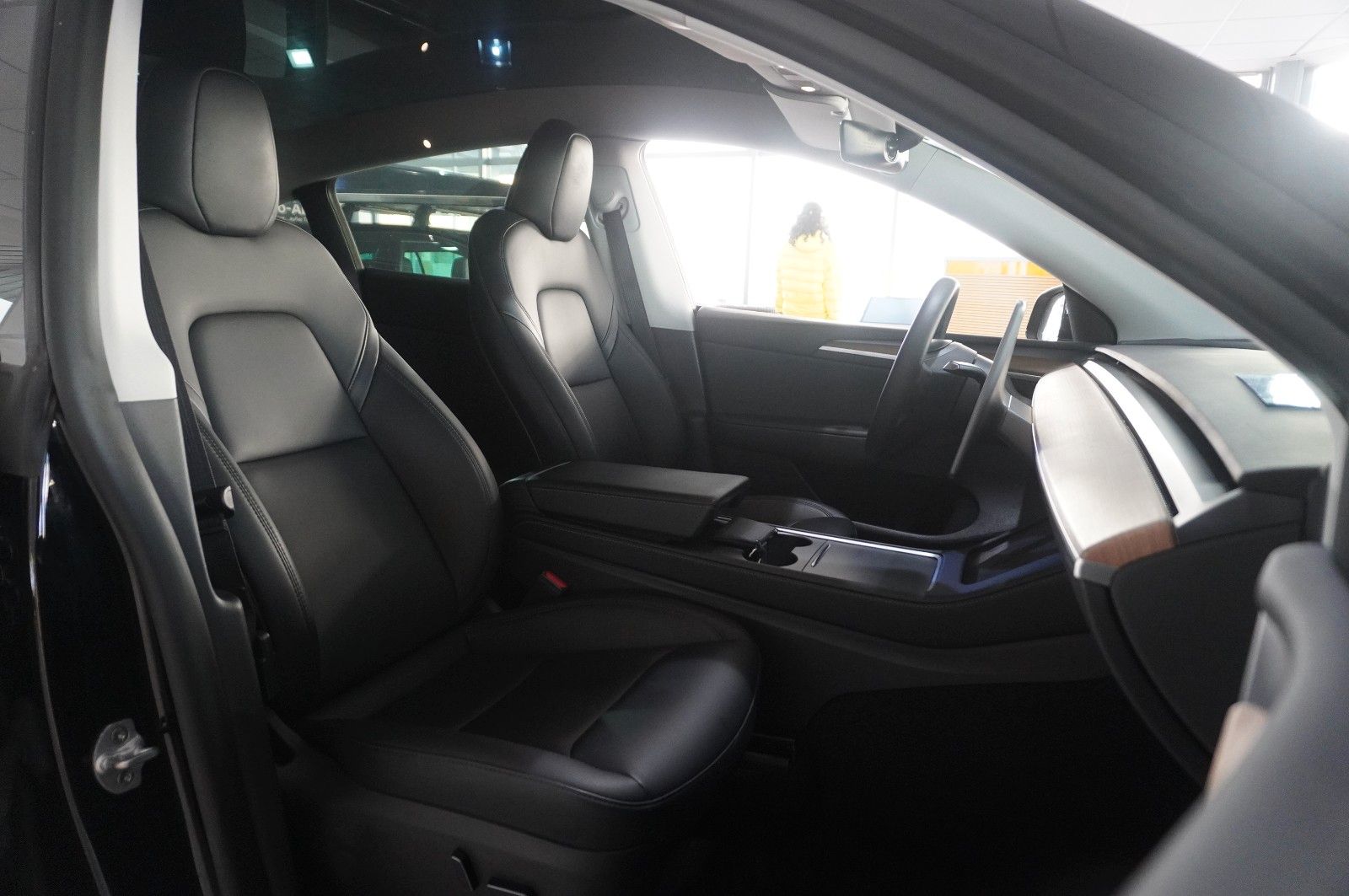 Fahrzeugabbildung Tesla Model Y PERFORMANCE DUAL-MOTOR NAVI/LED/DAB/AHK