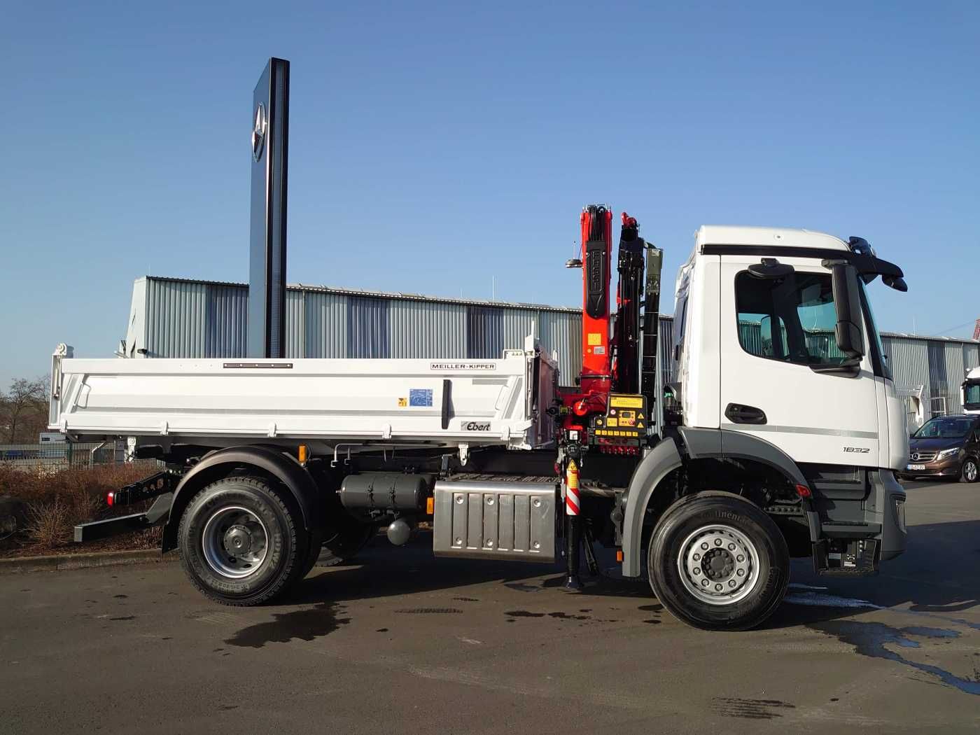 Fahrzeugabbildung Mercedes-Benz Arocs 1832 KK 4x2 Kipper+Kran Fassi F120+Funk