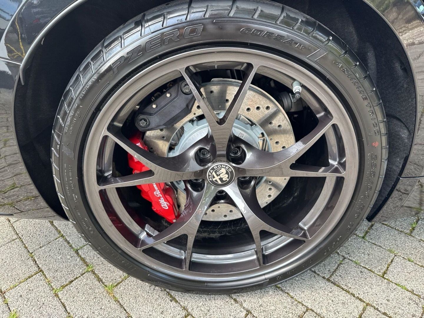 Fahrzeugabbildung Alfa Romeo Giulia Quadrifoglio 2.9 V6 Bi-Turbo