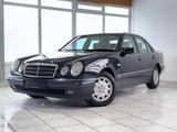 Mercedes-Benz E 240 Elegance-Tempomat/Telefon/Leder - gebrauchte Mercedes-Benz E 240 aus dem Jahr 1999