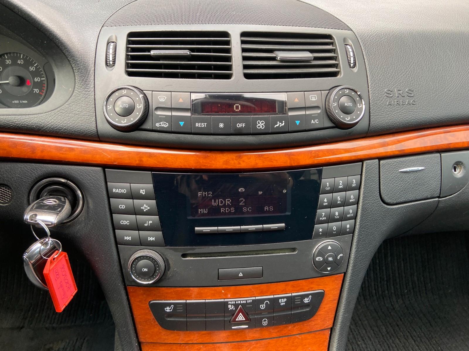 Mercedes-Benz E200 2007 — photo 7