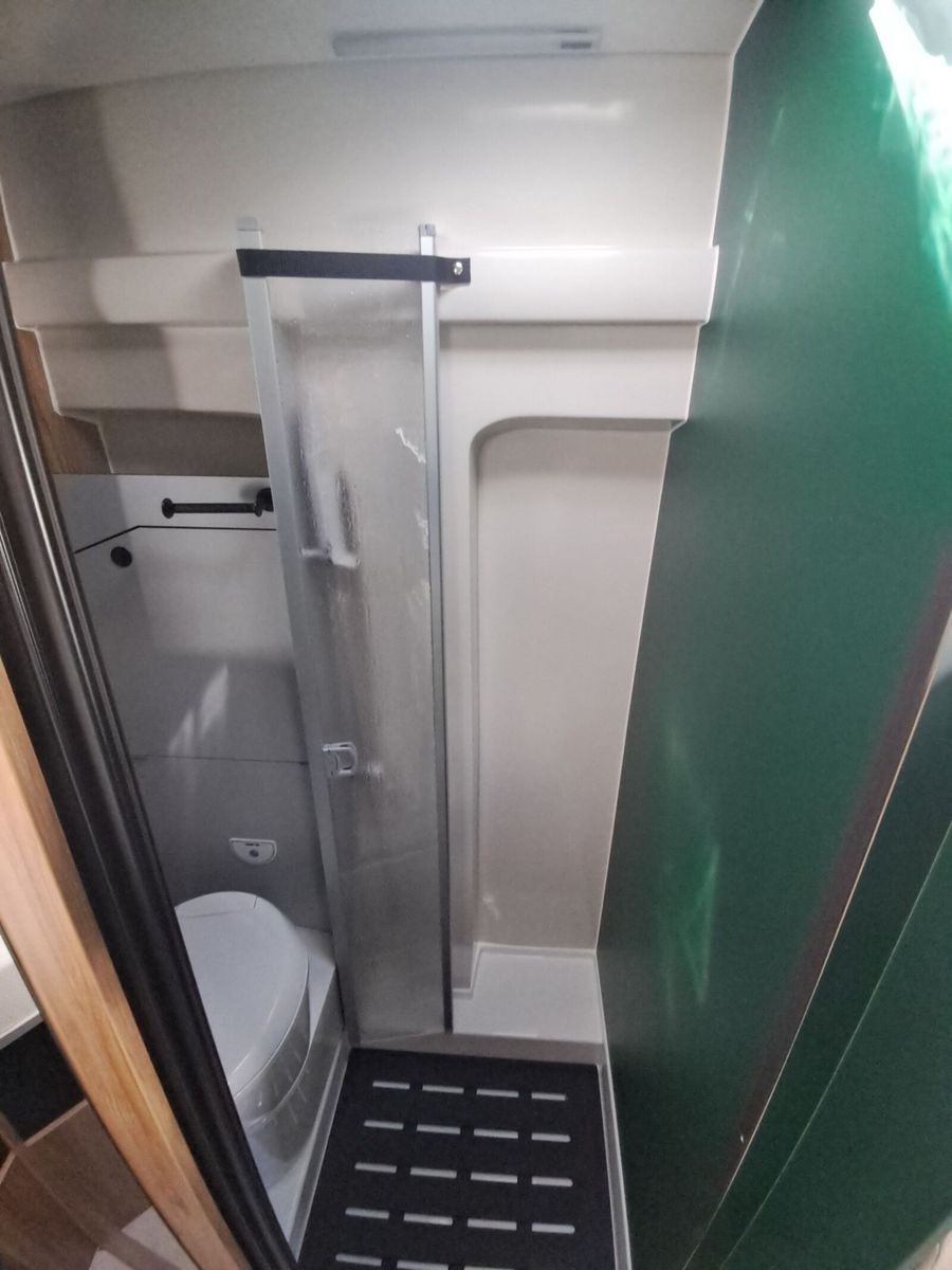 Fahrzeugabbildung Karmann Dexter 4x4 DE 560 AW Allrad 4x4, Rückfahrkamera