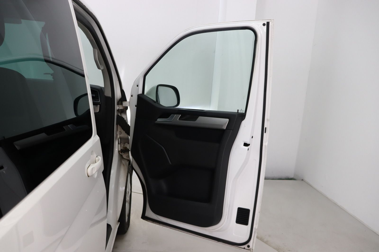 Fahrzeugabbildung Volkswagen T6 Multivan * Standhzg. * LED * AHK