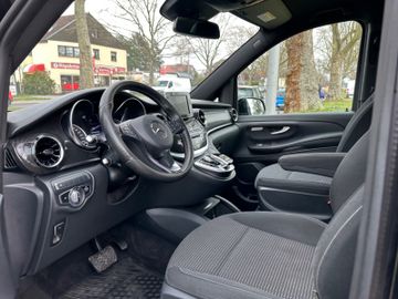 Fahrzeugabbildung Mercedes-Benz V 220d EDITION lang*Panorama*Totwinkel*2500kgAHK