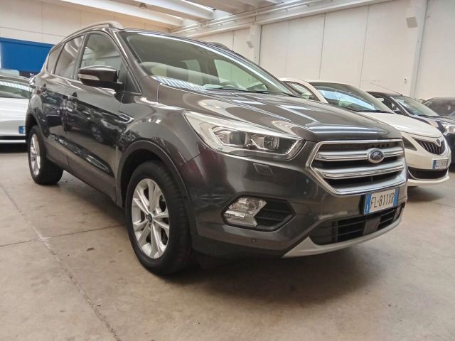 Ford Kuga 1.5 TDCI 120 CV S&S 2WD Powershift Tit