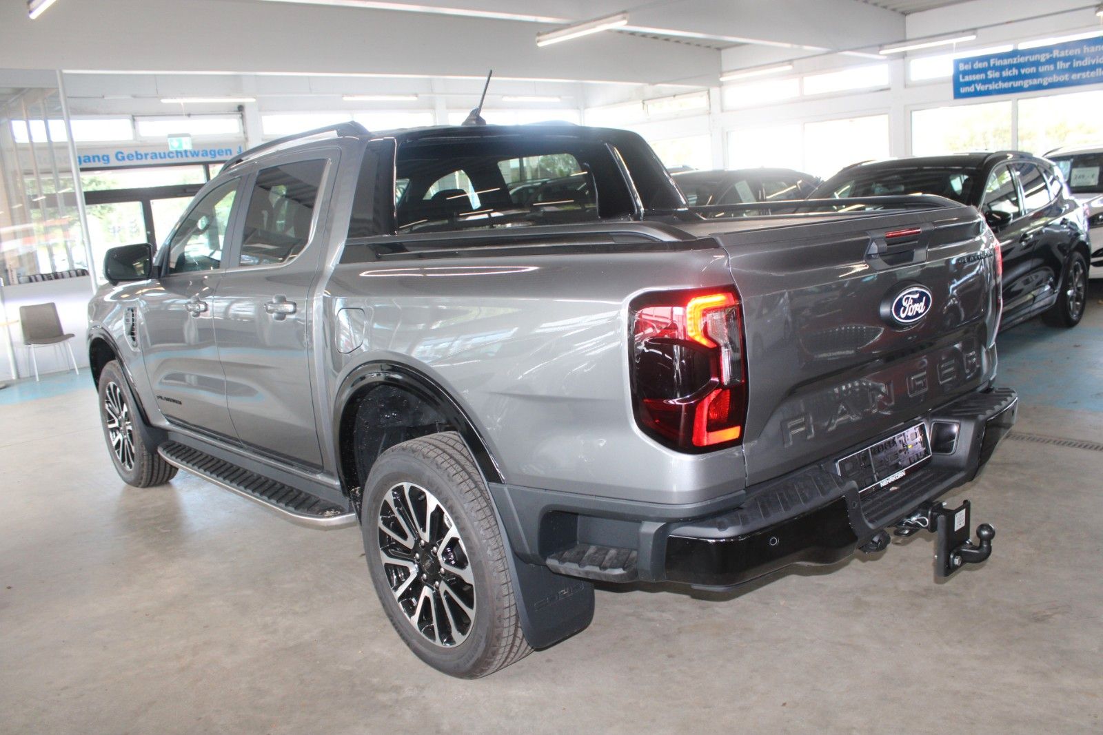 Fahrzeugabbildung Ford Ranger Platinum Automatik LEDER AHK ROLLO STDH