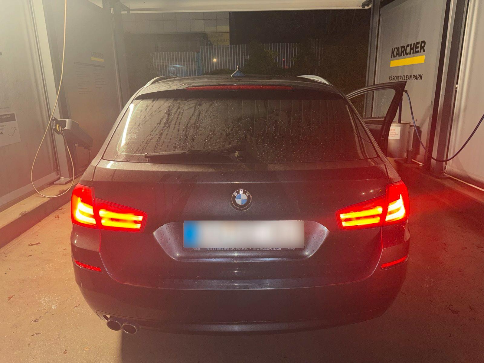 BMW 520 2011 — interior