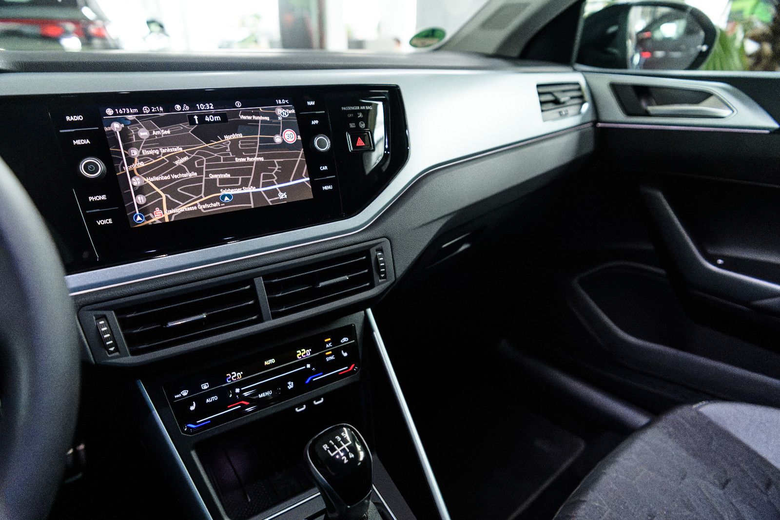Fahrzeugabbildung Volkswagen Taigo Goal 1.0 TSI LED+NAVI+ACC+APP+SHZ+5 J.GAR.