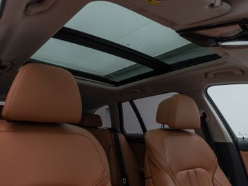 Fahrzeugabbildung BMW 540i xDr Tour Luxury Line HI-FI HUD DAB Panorama
