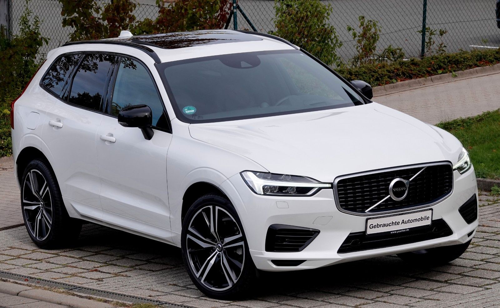 Volvo XC60 T8 *R DESIGN AWD* BOWERS & WILK*  MASSAGE* imagem 3