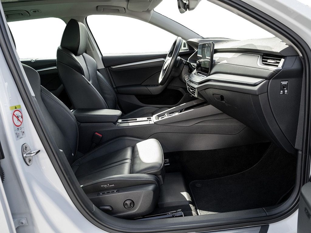 Skoda Octavia 2.0 TDI Selection AHK 360° PANO KAM HUD imagem 2