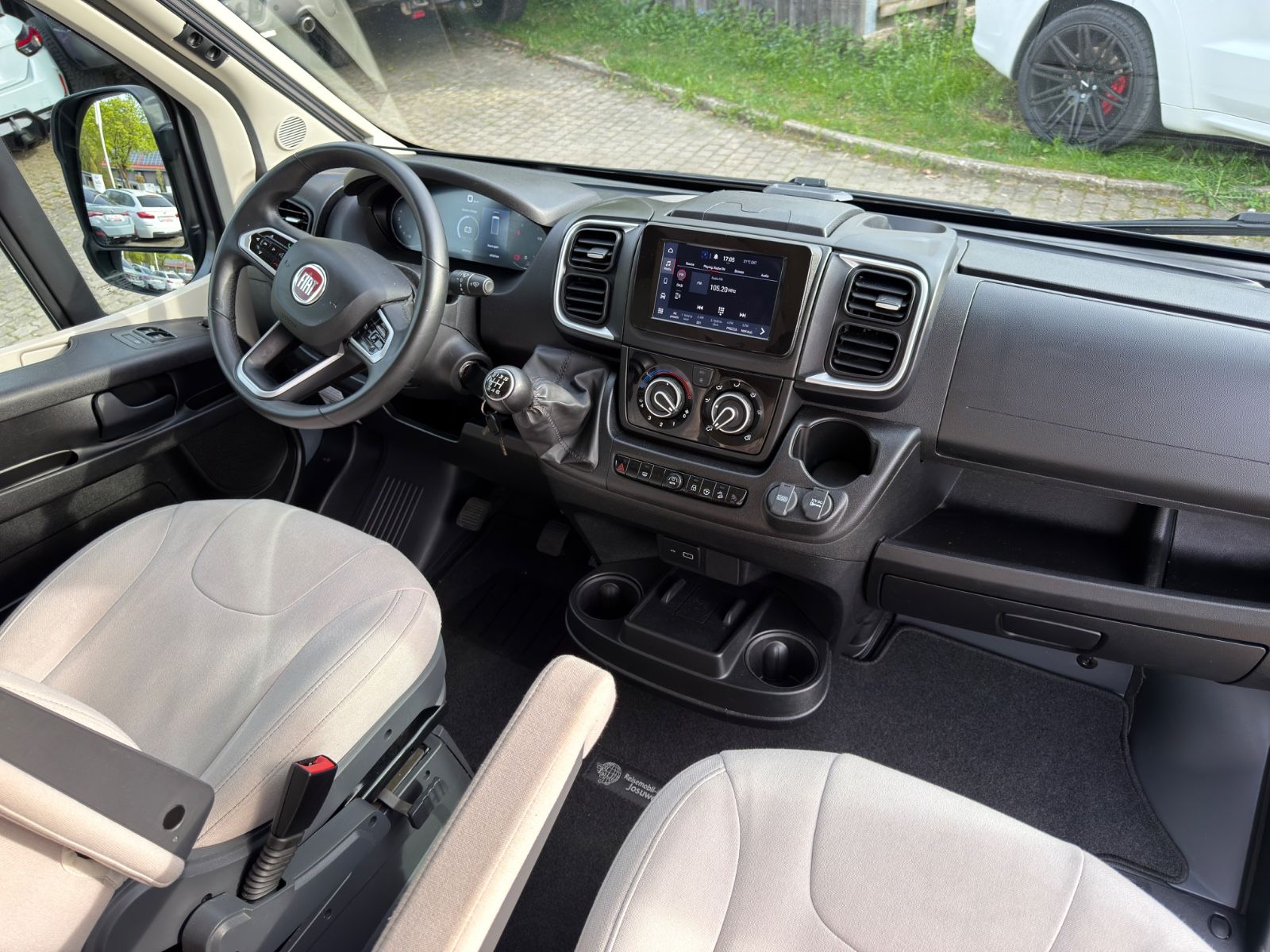 Fahrzeugabbildung Bürstner Eliseo C602|LUFTFAHRWERK|KAMERA|FACELIFT