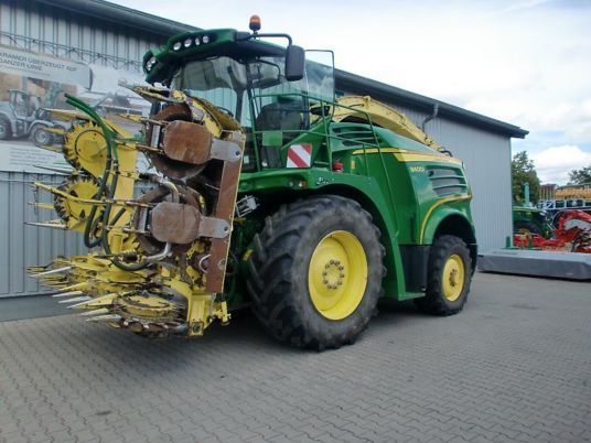 John Deere 8400