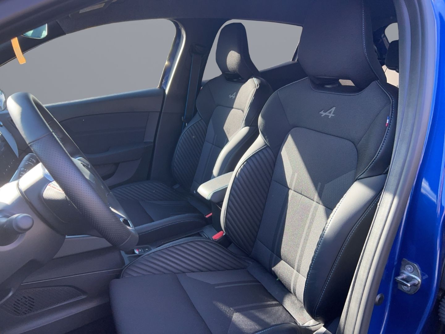Fahrzeugabbildung Renault Clio V Esprit Alpine 1.0 TCe 90 EU6e Navi digita