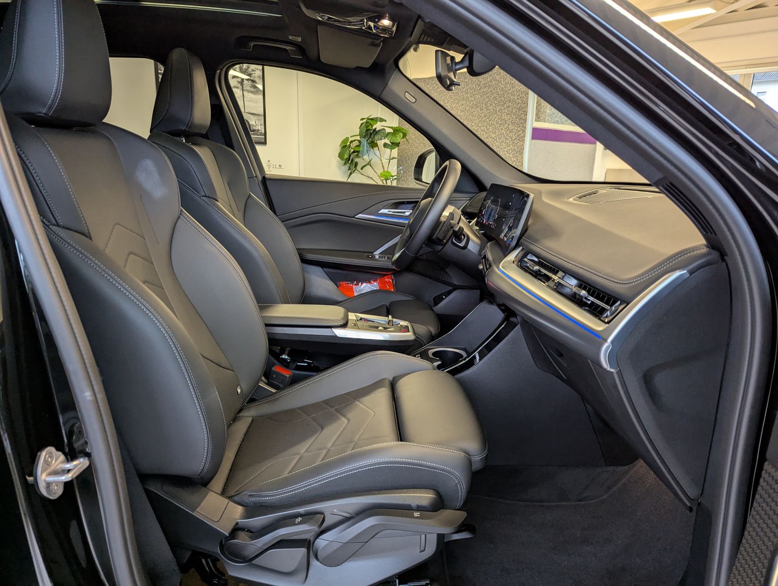 BMW X1 18d sDrive M-Sport Travel-Paket Pano Cam AHK - Image 15