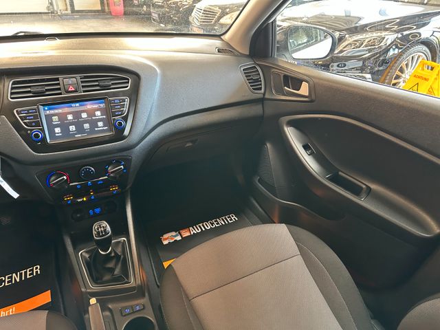 MYAUTOCENTER – Gebraucht- und Jahreswagen mit Werkstattservice in Pfaffenhofen Hyundai i20 *TÜV:828*KLIMA*TEMPO*CARPLAY*PDC*CAM*