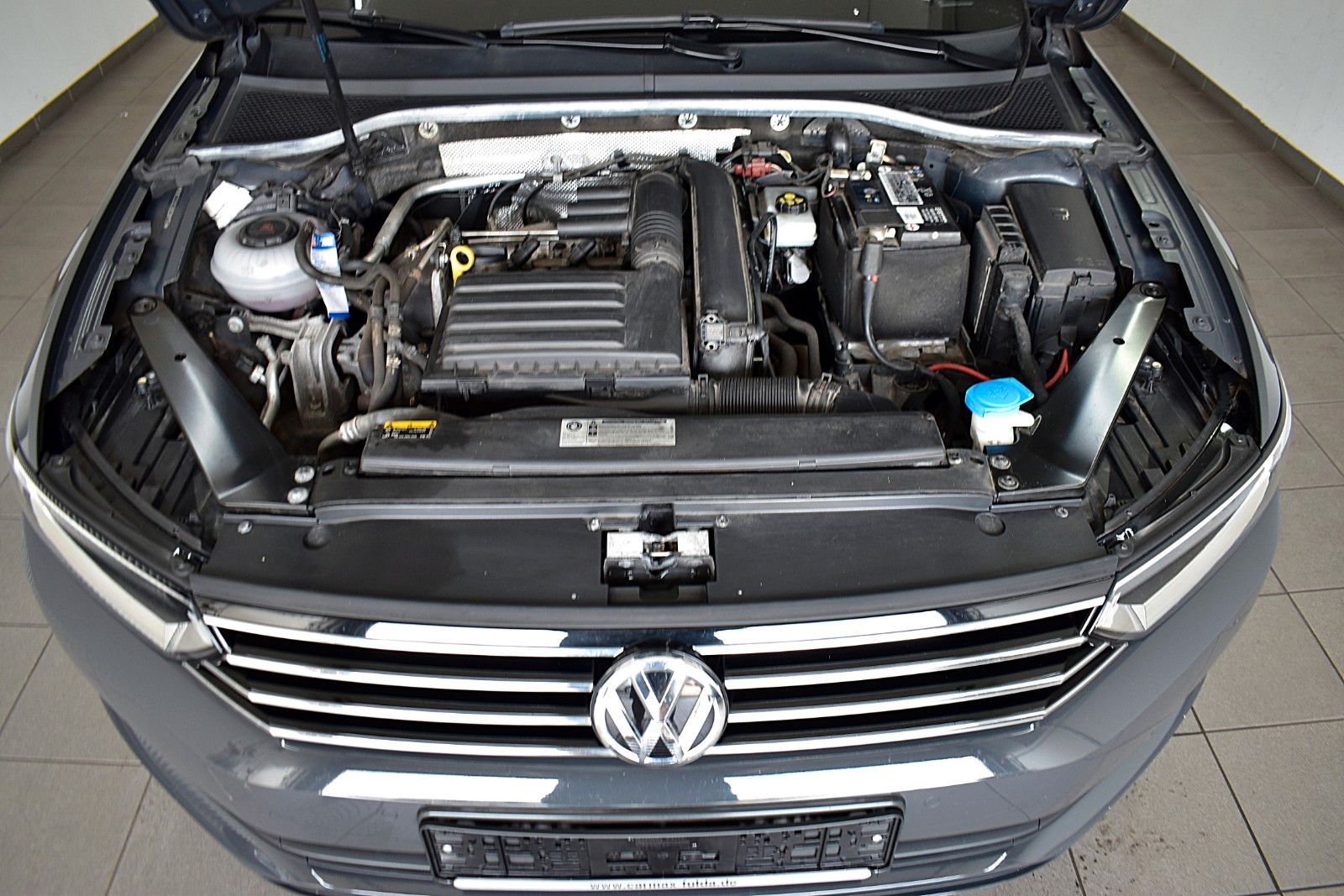 Fahrzeugabbildung Volkswagen Passat Variant Trendline Navi,SH,PDC,Allwetter