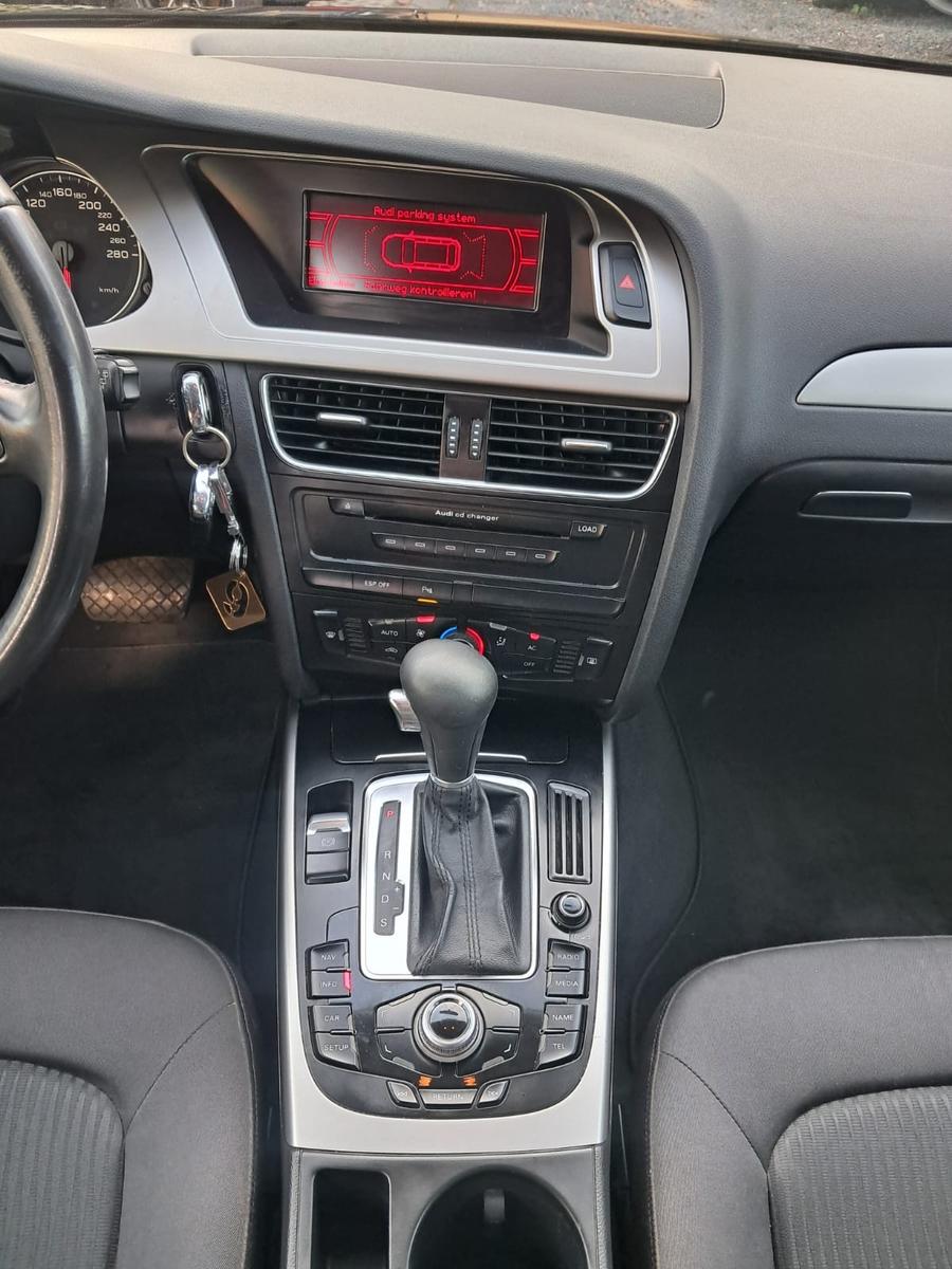 Audi A4 2009 — photo 20