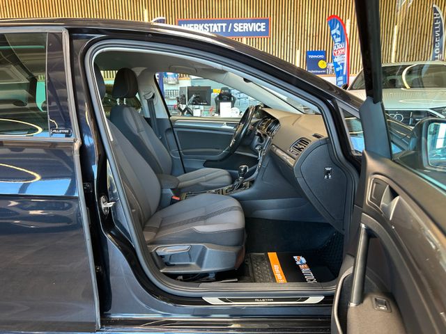 Volkswagen Golf VII Lim. Allstar BMT *Navi*